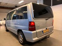 Gebraucht Mercedes V220 122 PS (89 kW) 2002 Silber Van / Kleinbus
