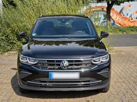 Gebraucht VW Tiguan Move 150 PS (110 kW) 2024 Schwarz SUV