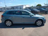 Gebraucht Audi A3 Attraction 105 PS (77 kW) 2010 Sphaerenblau Kleinwagen