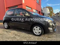 Gebraucht Renault Twingo Expression 75 PS (55 kW) 2013 Schwarz Kleinwagen
