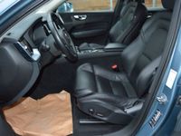 Gebraucht Volvo XC60 Momentum 197 PS (144 kW) 2019 Blau SUV