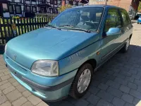 Second-hand Renault Clio 75 CP (55 kW) 1996 Albastru Hatchback