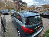 Gebraucht Mercedes B200 156 PS (114 kW) 2012 Blau Van / Kleinbus