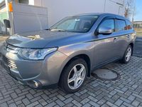 Gebraucht Mitsubishi Outlander Classic Collection 150 PS (110 kW) 2015 Grau SUV