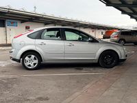 Gebraucht Ford Focus 100 PS (73 kW) 2007 Silber Limousine