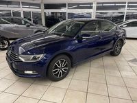 Gebraucht VW Passat Trendline 125 PS (91 kW) 2017 Blau Limousine