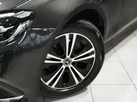 Gebraucht Mercedes E220 Avantgarde 200 PS (147 kW) 2023 Grau Kombi
