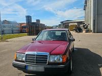 Gebraucht Mercedes E230 143 PS (105 kW) 1985 Rot Limousine