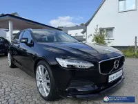 Gebraucht Volvo V90 Momentum 150 PS (110 kW) 2019 Onyx black / Kombi