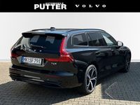 Gebraucht Volvo V60 Plus 398 PS (292 kW) 2024 Onyx black / metallic Kombi