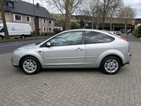 Gebraucht Ford Focus Style 125 PS (91 kW) 2007 Polarsilber metallic Kleinwagen