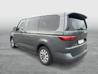 Gebraucht VW Multivan Life 150 PS (110 kW) 2024 Grau Van / Kleinbus