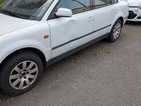 Gebraucht VW Passat Basis 101 PS (74 kW) 1998 Weiß Limousine