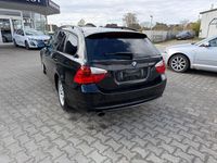 Gebraucht BMW 318 131 PS (96 kW) 2007 Schwarz Kombi