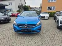 Gebraucht Mercedes A180 122 PS (89 kW) 2013 Blau Kleinwagen