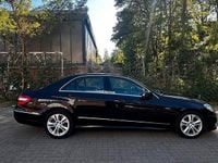 Gebraucht Mercedes E200 Avantgarde 136 PS (100 kW) 2010 Schwarz Limousine