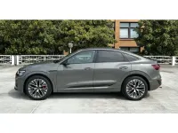 Gebraucht Audi Q8 Sportback e-tron Comfort 300 kW (408 PS) 2023 Chronosgrau (metallic) SUV