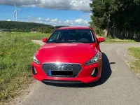 Gebraucht Hyundai i30 140 PS (102 kW) 2017 Rot Limousine