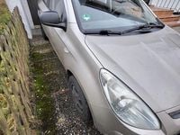 Gebraucht Hyundai i20 Edition 77 PS (56 kW) 2011 Gold Kleinwagen