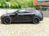 Second-hand Porsche Macan 4 Electric 300 kW (408 CP) 2024 Negru SUV