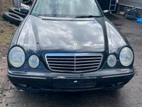 Gebraucht Mercedes E270 170 PS (125 kW) 2001 Schwarz Limousine