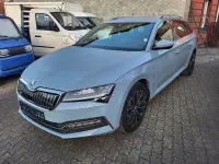 Gebraucht Skoda Superb LAURIN & KLEMENT 156 PS (114 kW) 2022 Patinagrau Kombi