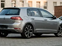 Gebraucht VW Golf VII Trendline 110 PS (80 kW) 2017 Silber Limousine