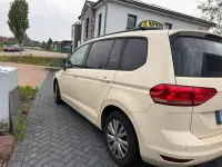 Gebraucht VW Touran 115 PS (84 kW) 2019 Gelb Van / Kleinbus