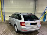 Gebraucht Skoda Octavia Ambition 105 PS (77 kW) 2014 Silber Kleinwagen