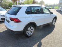 Gebraucht VW Tiguan Active 150 PS (110 kW) 2022 Pure white SUV