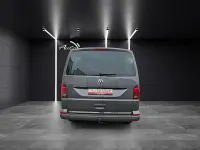 Usado VW Multivan Generation Six 150 HP (110 kW) 2022 Cinzento Monovolume