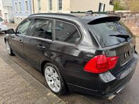 Gebraucht BMW 320 184 PS (135 kW) 2011 Schwarz Kombi