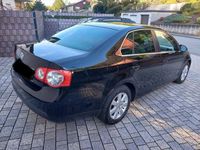 Gebraucht VW Jetta Highline 105 PS (77 kW) 2006 Schwarz Limousine