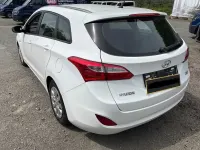 Gebraucht Hyundai i30 Classic 110 PS (80 kW) 2015 Polar white Kombi