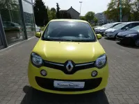Gebraucht Renault Twingo Life 69 PS (50 kW) 2017 Gelb Kleinwagen