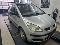 Gebraucht Mitsubishi Colt Invite 95 PS (69 kW) 2005 Haagsilber (m) Kleinwagen