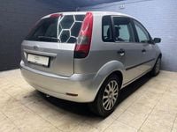 Gebraucht Ford Fiesta 80 PS (58 kW) 2004 Silber Kleinwagen