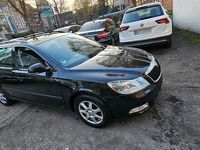 Gebraucht Skoda Octavia 105 PS (77 kW) 2011 Schwarz Kombi