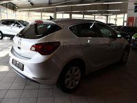 Gebraucht Opel Astra Exklusiv 120 PS (88 kW) 2015 Silber Limousine