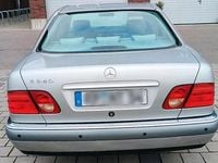 Gebraucht Mercedes E240 170 PS (125 kW) 1999 Silber Limousine