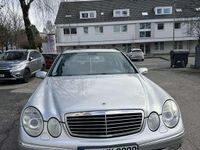 Gebraucht Mercedes E220 Avantgarde 150 PS (110 kW) 2004 Silber Limousine