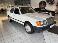 Gebraucht Mercedes E260 160 PS (117 kW) 1987 Weiß Limousine