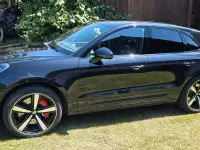Gebraucht Porsche Macan 441 PS (324 kW) 2023 Tiefschwarzmetallic SUV