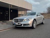 Gebraucht Mercedes E350 306 PS (225 kW) 2009 Silber Coupé