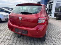 Gebraucht Dacia Sandero Lauréate 90 PS (66 kW) 2013 Rot Limousine