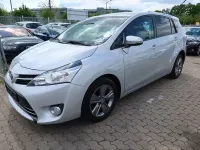 Gebraucht Toyota Verso Comfort 177 PS (130 kW) 2015 Silber Van / Kleinbus