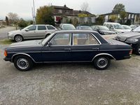 Gebraucht Mercedes 230 132 PS (97 kW) 1981 Blau Limousine