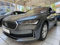 Neu Skoda Superb Selection 150 PS (110 kW) 2025 Graphitegrau metallic Kombi