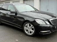 Gebraucht Mercedes E220 Avantgarde 170 PS (125 kW) 2012 Schwarz Kombi