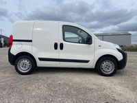 Gebraucht Peugeot Bipper 75 PS (55 kW) 2015 Weiß Van / Kleinbus